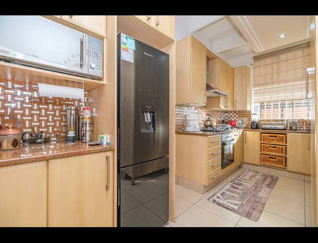3 BEDROOM PENTHOUSE FOR SALE IN BLACKHEATH